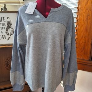 New, soft Andree By Unit top